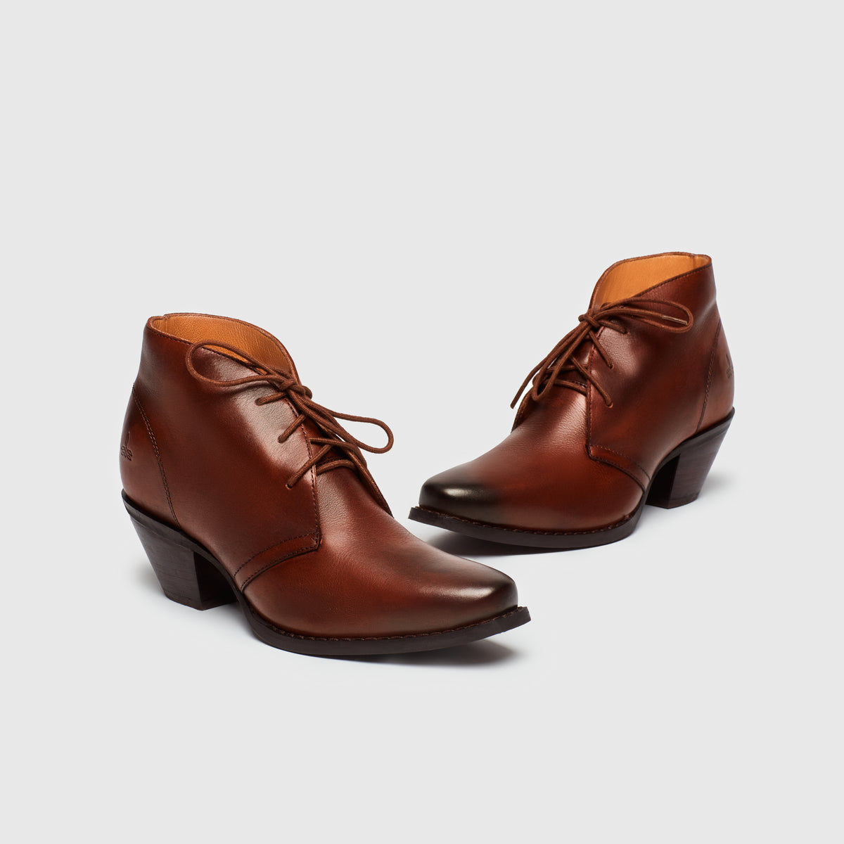 Berlin Lace Up  Chalo